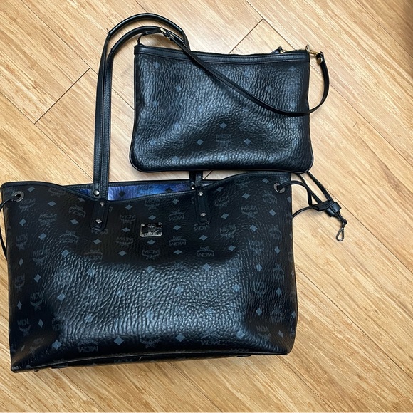 ‼️SOLD‼️MCM Reversible Liz Shopper Visetos Medium Black Tote Handbag Tote Pouch - Picture 3 of 6